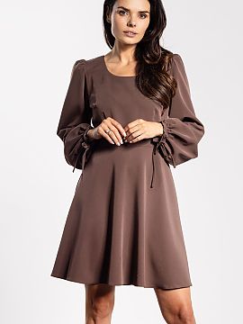 day dress awama  The mini dress with a flared cut combines elegance with lightness. The semi-circular neckline subtly emphasizes the neck and shoulders, and 