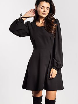 day dress awama  The mini dress with a flared cut combines elegance with lightness. The semi-circular neckline subtly emphasizes the neck and shoulders, whil