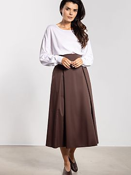 Skirt awama  The classic midi skirt with a high waist beautifully emphasizes the waist and optically elongates the silhouette. The wide belt with a tie a