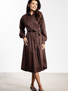 day dress awama  The midi dress with a shirt-like cut combines classic style with comfort. The simple line with buttons along the entire length makes this mo