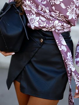 Skorts LaBalancia  The elegant black skirt shorts ARIA is a perfect choice for women who want to combine comfort with a fashionable look. These unique skirt sh