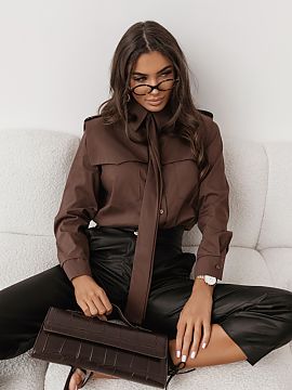 long sleeve shirt LaBalancia  Introducing the MILO shirt in an elegant shade of brown, which combines style with comfort. This unique shirt was created for those who appr