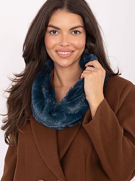 Chimney AT  Stylish and pleasant to the touch fur neck warmer, which will work perfectly on colder days. Made of soft, fluffy material, it provides warm