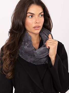 Chimney AT  Stylish and pleasant to the touch fur neck warmer, which will be perfect for colder days. Made of soft, fluffy material, it provides warmth 