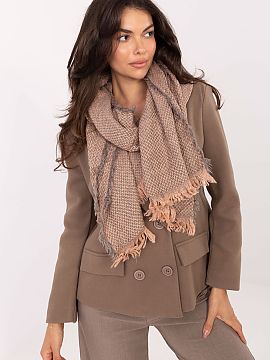 Sal AT  Stylish and soft scarf in a classic fir tree pattern, which will add elegance to any outfit. Made of 100% acrylic, it is pleasant to the tou