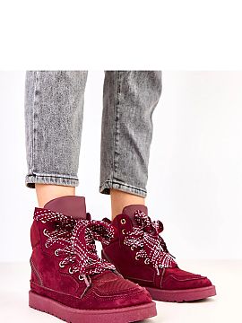 Sport Shoes Solea  Modern and comfortable women\'s sports shoes made of suede-like eco leather, which combine a sporty character with a trendy design. Thick la