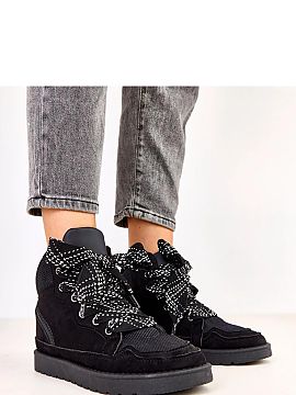 Sport Shoes Solea  Modern and comfortable women\'s sports shoes made of suede-like eco leather, which combine a sporty character with a fashionable design. Thi