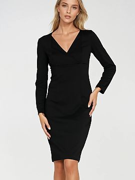Daydress Nife  An elegant dress with a fitted cut, made of soft and stretchy knit fabric that perfectly drapes on the silhouette. The model features a wrap