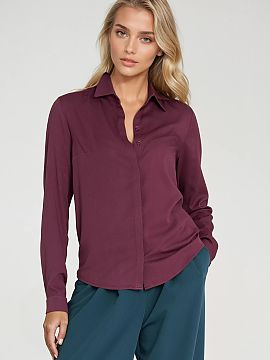 Long sleeve shirt Nife  The classic women\'s shirt with a regular cut made of pleasant to the touch viscose is a must-have in an elegant wardrobe. The model has a c