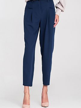 Women trousers Nife  Women\'s oversized pants with a high waist, combining comfort with a trendy, modern style. The legs gradually taper towards the bottom in a 