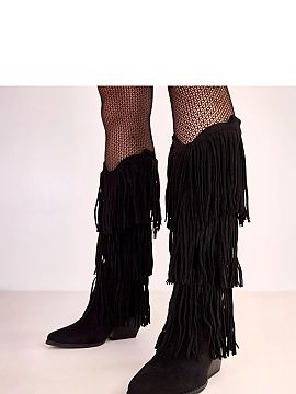 Heeled boots Solea  Stylish and full of character boots with decorative fringes that will bring a touch of boho elegance to your wardrobe. Made of high-quality 