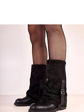 Kozaki Solea  Stylish low boots with a rolled shaft that combine elegance with subtle decoration. Made of high-quality faux suede leather, they look extre