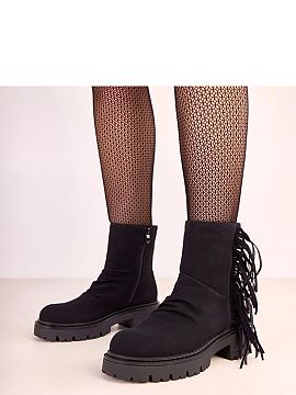 Botki Solea  Fashionable ankle boots with a thick sole that combine comfort with a stylish look. Made of high-quality faux suede leather, they look styli