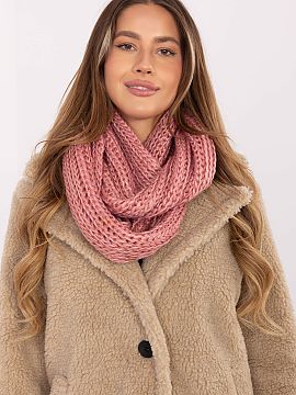 Chimney AT  Stylish and practical neck warmer made of high quality polyester, which ensures durability and comfort when wearing. The thick knit model ef