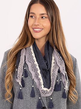 Scarf AT  Elegant and feminine triangular scarf with a varied texture of material, made of delicate viscose, which is pleasant to the touch and light.