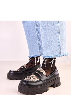 Mocassin Solea  Rear slip-on moccasins made of high-quality ecological leather, which combine comfort with trendy design. At the front of the shoe, there is