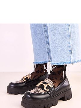 Mocassin Solea  Elegant and original slip-on moccasins made of high-quality ecological leather, combining classic style with a trendy, modern accent. They a