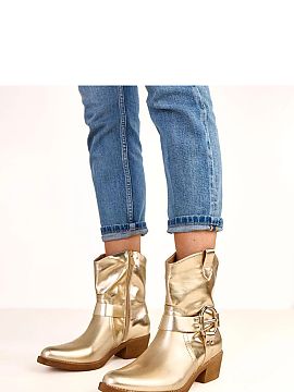 Heeled boots Solea  Elegant ankle boots in gold color made of high-quality ecological leather, which impress with their stylish and feminine character. The mode