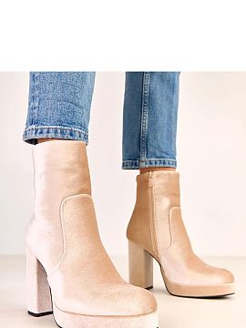 Heeled boots Solea  Elegant ankle boots with a delicate sheen, made of high-quality ecological suede leather. The model enchants with the subtle glow of the mat