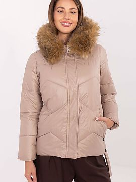 Jacket MBM  This women\'s down jacket is the perfect combination of style, functionality, and comfort, excellent for cold days in the autumn/winter seas