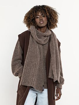 Sal awama  Warm, long scarf made of kid mohair and wool. Woven in Poland from a fluffy blend, light yet exceptionally warm. Soft to the touch, with a r