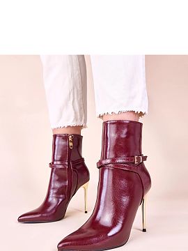 Heeled boots Solea  Discover unique burgundy ankle boots with a shiny gold heel from Carmila, which will add elegance and style to any outfit. These elegant ank