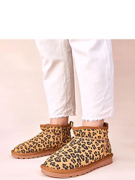 Snow boots Solea  Discover unique women\'s snow boots that combine style and functionality. The Panther Snow Boots made of natural leather and suede, lined wi