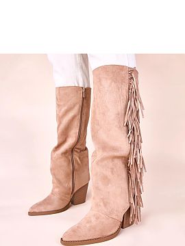 Heeled boots Solea  We present beige cowboy boots decorated with fringes Shia from the renowned brand Gemre, which perfectly combine style and comfort. These an