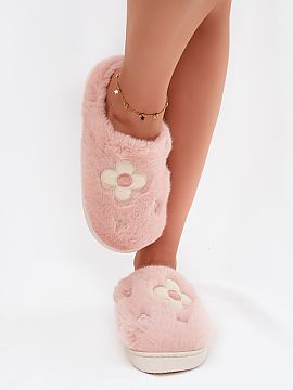 Slippers Step in style  Furry women\'s slippers adorned with charming flowers are the perfect choice for chilly, home evenings. They are warm and exceptionally comf