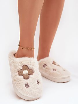 Slippers Step in style  Fur-lined women\'s slippers adorned with charming flowers are the perfect choice for chilly, home evenings. They are warm and exceptionally 