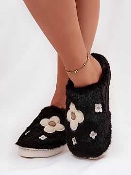 Slippers Step in style  Fur women\'s slippers decorated with charming flowers are the perfect choice for cold, home evenings. They are warm and exceptionally comfor