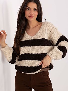 sweter Italy Moda  Oversized women\'s sweater is the perfect choice for everyday casual stylizations. The loose fit provides full freedom of movement and comfo