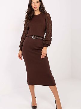Skirt Factory Price  Elegant knitted skirt made of ribbed fabric, which beautifully fits the silhouette and emphasizes feminine shapes. Thanks to the high-qualit