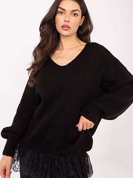 sweter Factory Price  An elegant women\'s sweater with a long cut, perfect for both everyday wear and more formal occasions. Made of a soft and pleasant to the to