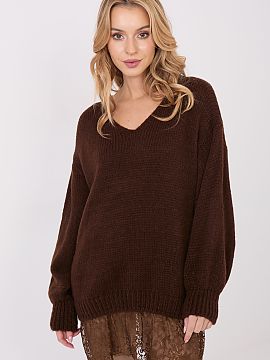 sweter Factory Price  An elegant women\'s sweater with a long cut, perfect for both everyday wear and more formal occasions. Made of a soft and pleasant to the to