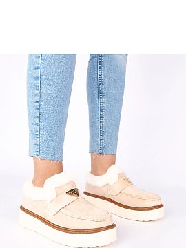 Mocassin Solea  Light beige moccasins lined with fur Loafy are the perfect combination of comfort, style, and practicality for colder days. These unique wom