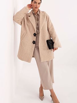 Coat Factory Price  This elegant, transitional women\'s coat is a stylish proposal for the autumn, winter, and spring season. Made of polyester fabric with a va