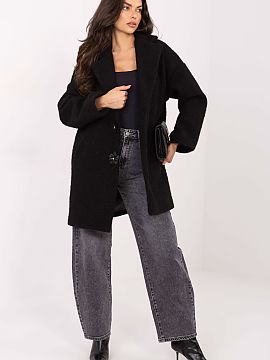 Coat Factory Price  This elegant, transitional women\'s coat is a stylish proposal for the autumn, winter, and spring season. Made of polyester fabric with a va