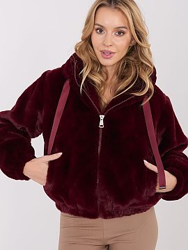 Jacket Factory Price  This women\'s fur transitional jacket is a stylish and cozy model perfect for the autumn-winter season. Made of soft polyester with a smooth