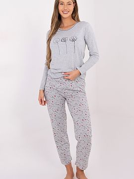Pyjama Forever Pink  Comfortable and stylish women\'s pajamas made of soft, breathable cotton, perfect for everyday relaxation. The set includes a long-sleeved b