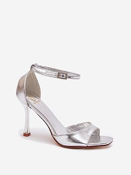 Heel sandals Step in style