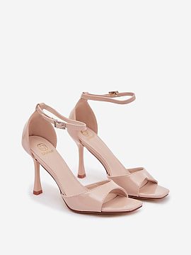 Heel sandals Step in style
