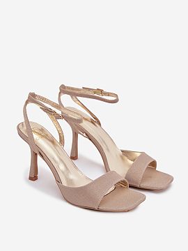 Heel sandals Step in style