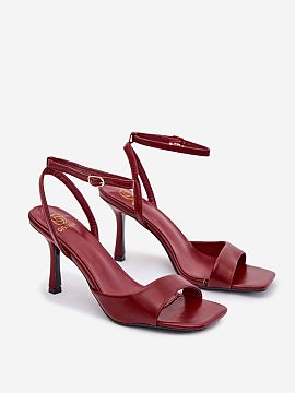 Heel sandals Step in style