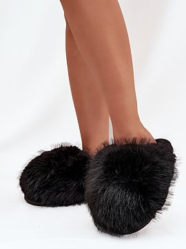 Slippers Step in style  These women\'s slippers are a great choice if you are looking for something that will provide you with warmth and comfort on cold days. Soft