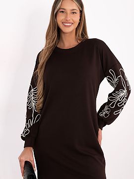Daydress Rue Paris  This casual dress is the perfect combination of comfort and subtle elegance. It is distinguished by the dominant embroidery on the sleeves, 