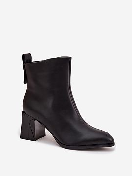 Heel boots Step in style