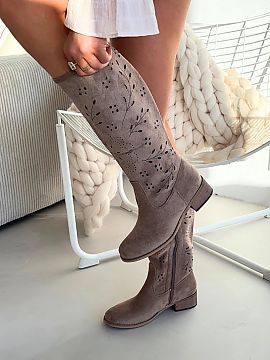 Openwork boots Step in style