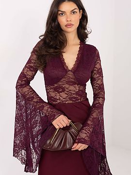 Lace blouse Factory Price  Elegant lace blouse with a stylish and feminine character, perfect for everyday outings, special occasions, and parties. The model attracts 