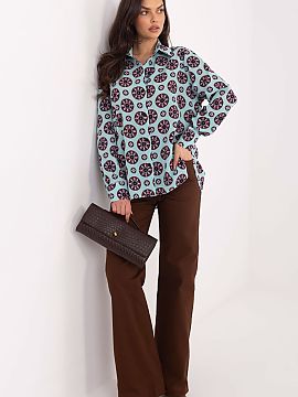 long sleeve shirt Lakerta  An elegant women\'s shirt with a classic cut, perfect for everyday styling and work. The model of standard length with a slightly elongated 